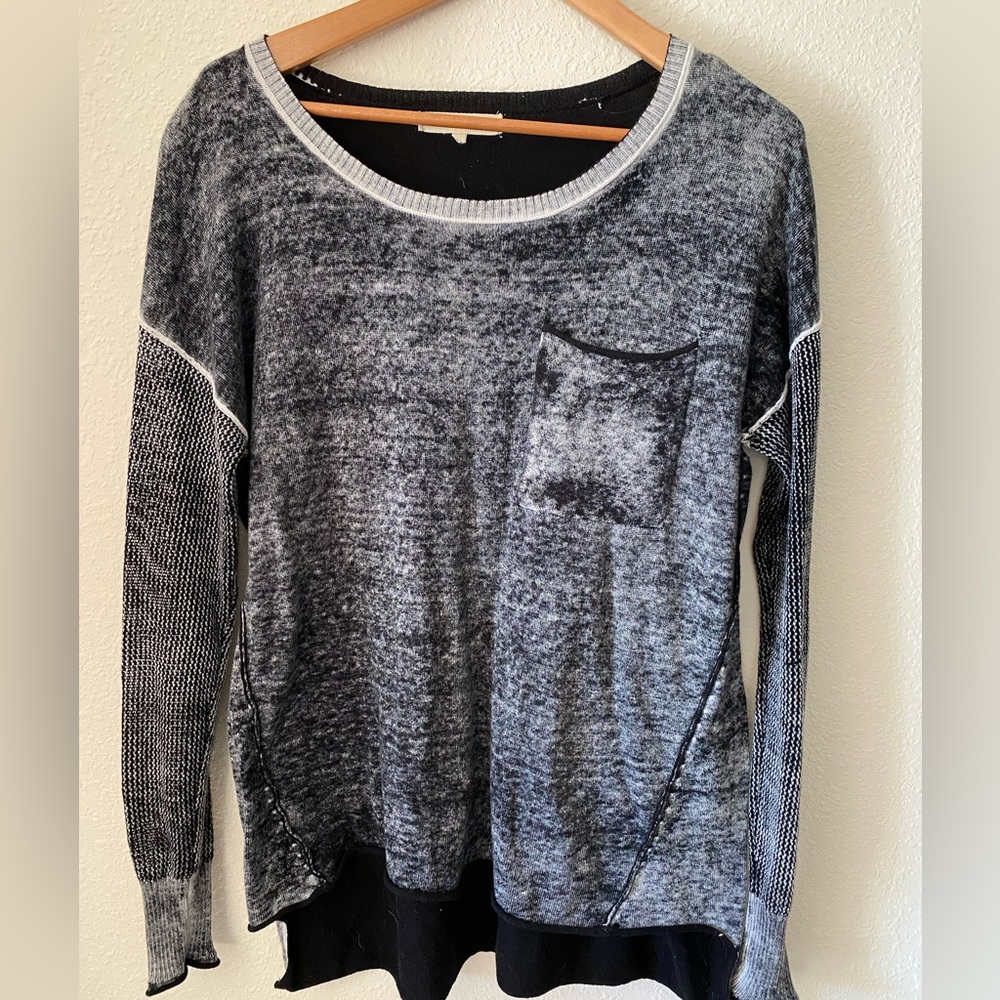 Lightweight distressed black sweater. Great condition. Size L